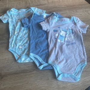 6-9 months, set of 3 short sleeve bodysuits, Baby Kiss